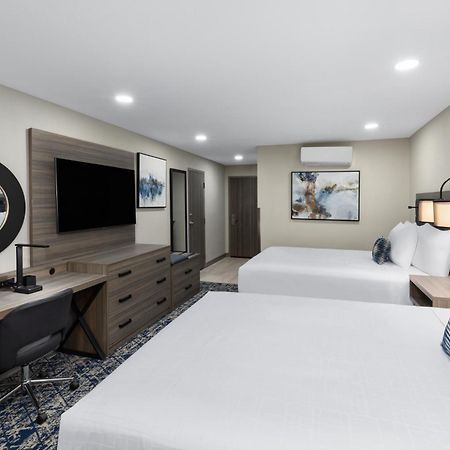 Wyndham Dfw Airport Hotel Irving Bagian luar foto