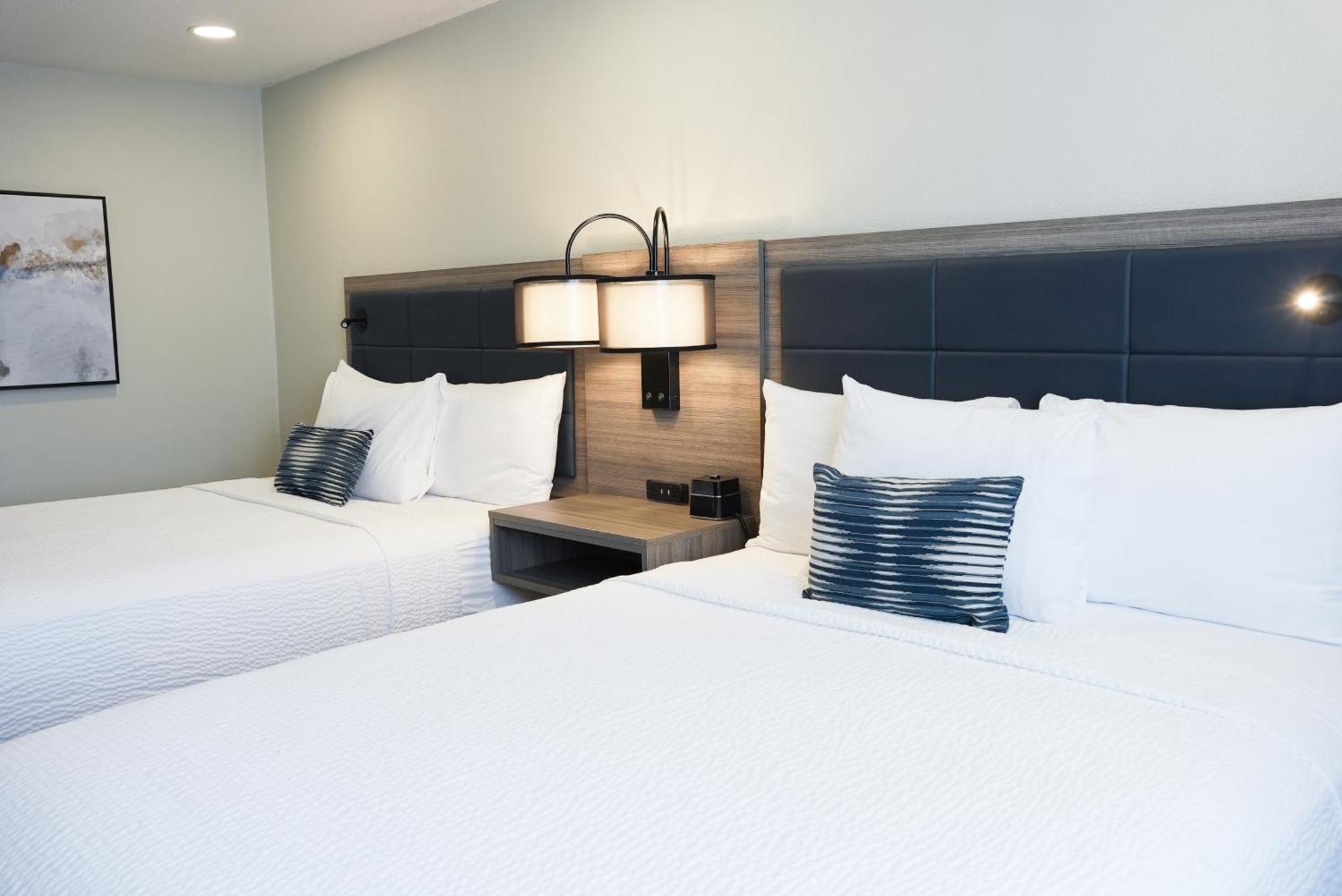 Wyndham Dfw Airport Hotel Irving Bagian luar foto
